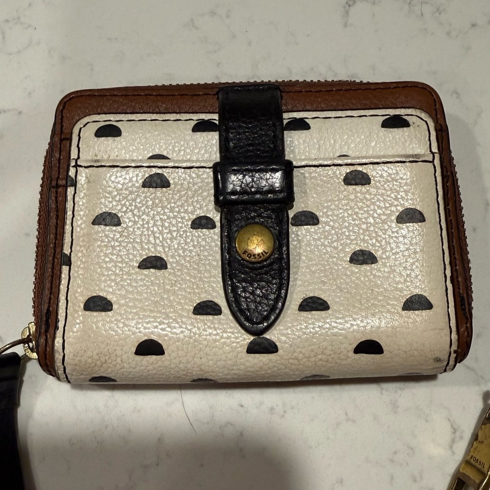 Fossil Wallets - image 3